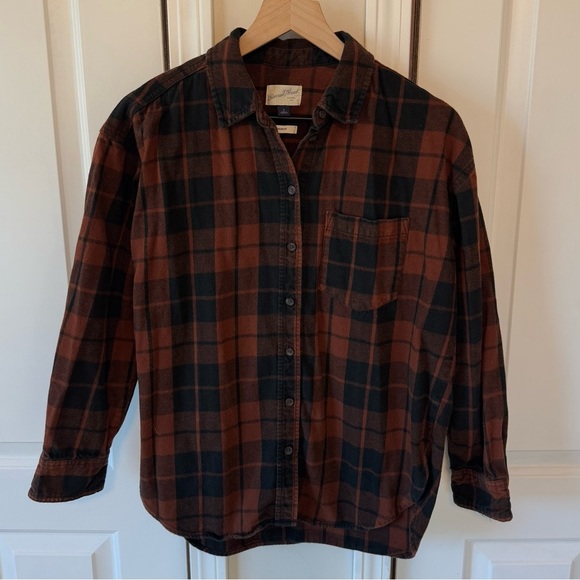 Universal Thread Tops - Universal Threads Oversized Fit Button Down Flannel 100% Cotton Women’s Size S
